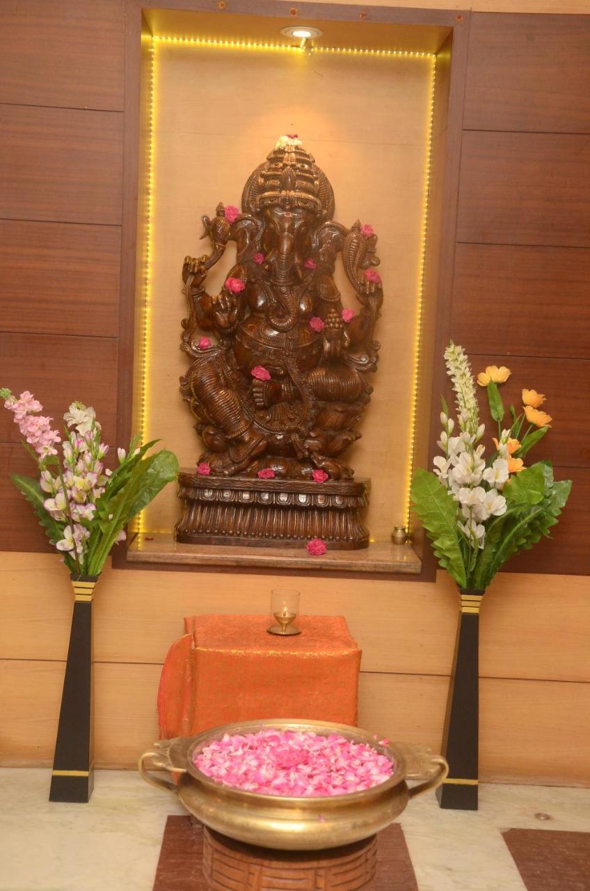 Hotel Kanakabhishegam First Hotel From The Thirukadaiyur Temple Tirukkadaiyur المظهر الخارجي الصورة