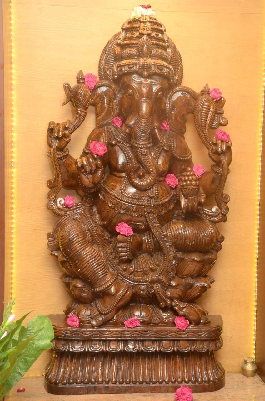 Hotel Kanakabhishegam First Hotel From The Thirukadaiyur Temple Tirukkadaiyur المظهر الخارجي الصورة